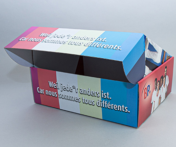 Hängende box display kartonverpackung mockup